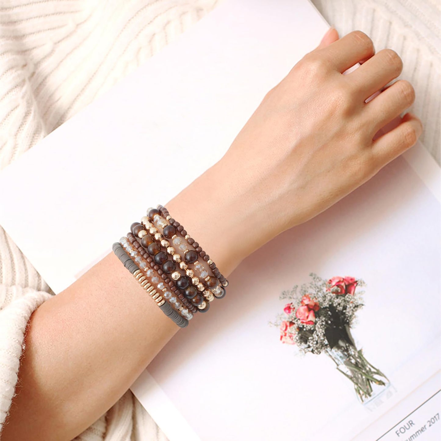 Surfer Heishi Clay Bead Bracelets for Women Bohemian Stackable Gold Beaded Stretch Bracelets Elastic Layering Friendship Bracelets Set Boho Jewelry